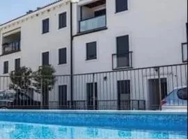 Luxury Apartment Ani 100m to See with Pool & Parking