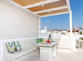 5 Star Residence 3Bdr, 2Bth, Roofdeck, Naxos Town