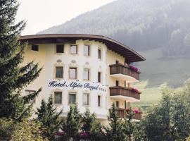 Wellness Refugium & Resort Hotel Alpin Royal - Small Luxury Hotels of the World，位于卡迪皮特拉的度假村