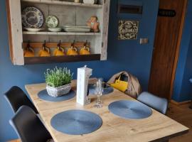 Jachimiówka - Dom z widokiem na jezioro，位于普鲁斯基的酒店