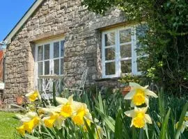 The Billiard Room - Cosy Country Retreat