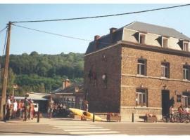 Sporthotel Les Roches Noires，位于Comblain-au-Pont的酒店
