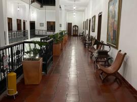 Hotel balcones del parque，位于Roldanillo的酒店