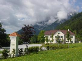 Schloss Gasthof Grimmingblick，位于Stainach的酒店
