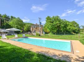 Stunning Home In Citt Di Castello pg With Outdoor Swimming Pool, Wifi And 3 Bedrooms，位于Lugnano的度假短租房