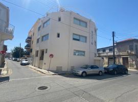 Appartments in the historic center near beach，位于利马索尔的酒店