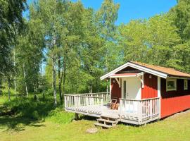 4 person holiday home in AXVALL，位于Axvall的酒店