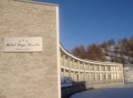 拉戈罗塞特酒店，位于塞斯特雷的酒店