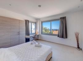 Chrysonisos Suites with Sunset & Seaviews near Kini，位于阿诺锡罗斯的海滩酒店