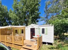 Bungalow confortable à Angles avec piscine partagée