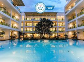 The Old Phuket - Karon Beach Resort - SHA Plus，位于卡伦海滩的酒店