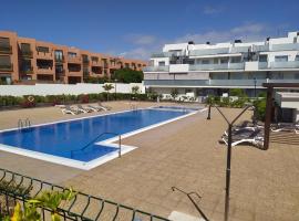Bonito piso con piscina, playa la Tejita，位于拉特吉塔的酒店