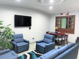 Hermoso apartamento, excelente ubicación, WI FI，位于富萨加苏加的酒店