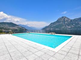 Stunning Apartment In Riva Di Solto With Outdoor Swimming Pool, 2 Bedrooms And Wifi，位于里瓦迪索尔托的度假短租房