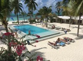 The Loop Beach Resort- Adults Only