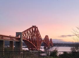 Three Bridges Waterfront，位于北昆斯费里的酒店