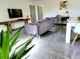MAISON PLEIN-PIED DÉTENTE ASSUREE Clim-BBQ，位于瓦雷斯的酒店