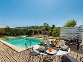Villa Syrah avec piscine privée chauffée à 25 km de la mer，位于Coustouge的酒店