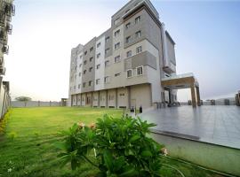 The Sky Imperial - Shahi Hotels & Resort，位于纳特杜瓦拉切塔克斯马克附近的酒店