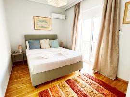 Peaceful Apartment by Flisvos Marina by Athenian Homes，位于雅典的酒店