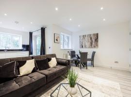 Modern apartment -Perfect for Contractors & Families By Luxiety Stays Serviced Accommodation Southend on Sea，位于滨海绍森德South Essex College附近的酒店