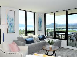 WOW Penthouse 22nd Floor Downtown Lakeview，位于基洛纳的度假短租房