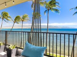 Spectacular luxury , modern oceanfront condo Maalaea-Kihei ,Maui，位于怀卢库马阿莱亚港附近的酒店