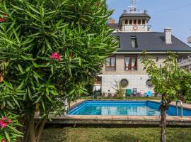Casa marinera con piscina y jardín.，位于科林德雷斯的度假屋