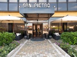 圣皮耶特罗酒店，位于维罗纳博尔格罗马的酒店