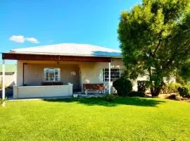 Sunnyside Farm Cottage, Oudtshoorn, South Africa