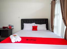RedDoorz Syariah near RS Hermina Yogyakarta，位于Seturan的酒店