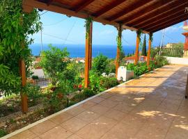 house with sea and mountain view，位于Rozená的家庭/亲子酒店