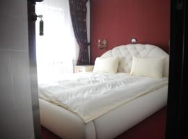 Hotel Restaurant Golden Place，位于戈斯蒂瓦尔的酒店