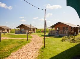 Dutchen Erfgoedpark De Hoop Glamping，位于厄伊特海斯特的酒店