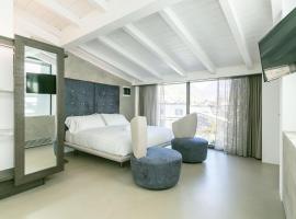 DOMUS CAVOUR Rooms&Suites，位于蒂拉诺的酒店