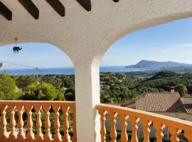 Large chalet with private pool