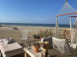 Casa Náutica Beach Guesthouse for Kiters & Surfers，位于洛斯拉甘斯的住宿加早餐旅馆