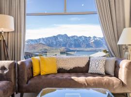 Alpine Home with Amazing Mountain & Lake Views，位于皇后镇的酒店