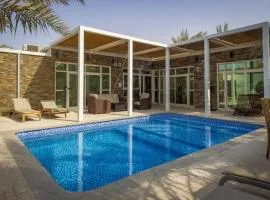 Dar 66 Pool Chalets with Jacuzzi