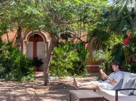 Hotel Madreselva - Grupo Califa