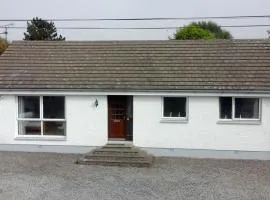 Lovely 3 Bedroom Bungalow Located in Drummore