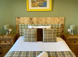 Number 19 Guest House - 4 miles from Barrow in Furness - 1 mile from Safari Zoo，位于多尔顿因弗内斯道尔顿城堡附近的酒店