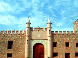 Masía de San Juan Casas número 3 y 5, con piscina, aire acondicionado y vistas a la montaña，位于塞戈尔韦的乡间豪华旅馆