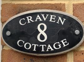 Craven Cottage，位于诺斯阿勒顿的乡村别墅