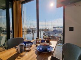 Hausboot Hilja，位于石勒苏益格的酒店