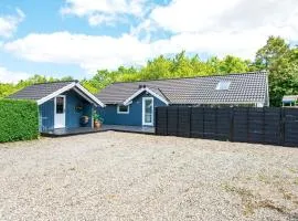 6 person holiday home in Hovborg