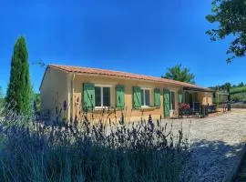 Maison de charme avec terrasse, jardin et équipements complets, à 2 km de Neuvic - FR-1-616-110