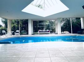 Sarovar Holidays，位于特拉拉尔根的酒店