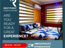 Rest point guests house，位于Ibafo的酒店