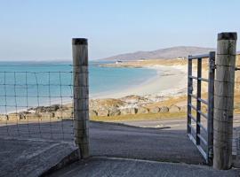 Eriskay Views Cottage，位于Eriskay的酒店